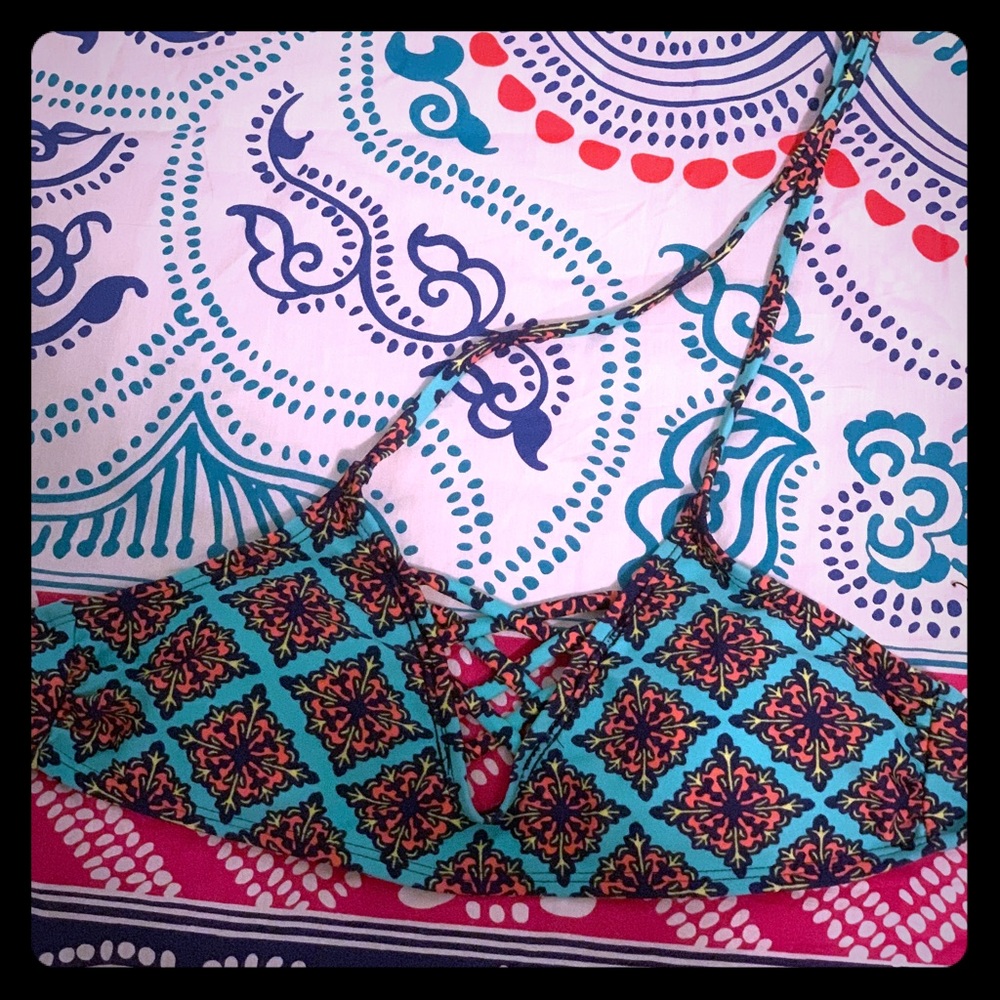 ❗️Cute Patterned Lace Up Bikini Top